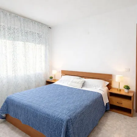 Center Wifi, Ac, Free Parking, Center At 100 M 3*